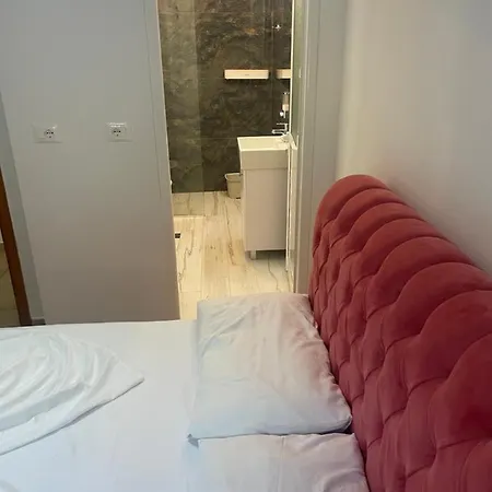 Traceys 3apartments Borsh アパート *
