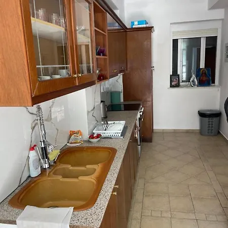 Traceys 3apartments Borsh *